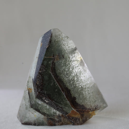 Garden Quartz PHANTOM Freeform 401GM - Sentient Crystals - stone type - stone keywords